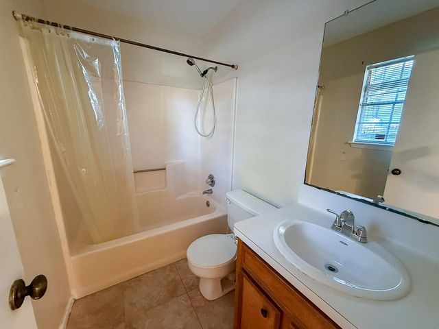 3005 Brook Drive, Huntsville, TX 77340