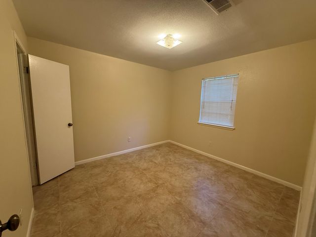 3005 Brook Drive, Huntsville, TX 77340