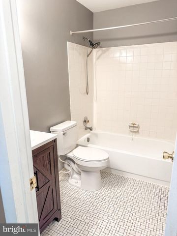 14353 SOUTHGATE CT, Woodbridge, VA 22193