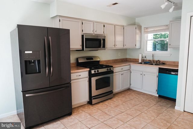 14353 SOUTHGATE CT, Woodbridge, VA 22193