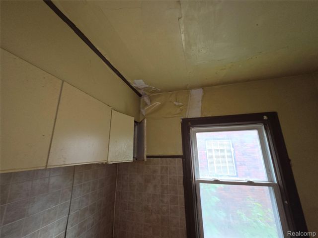 5310 Grayton Street, Detroit, MI 48224