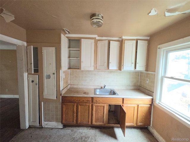 5310 Grayton Street, Detroit, MI 48224