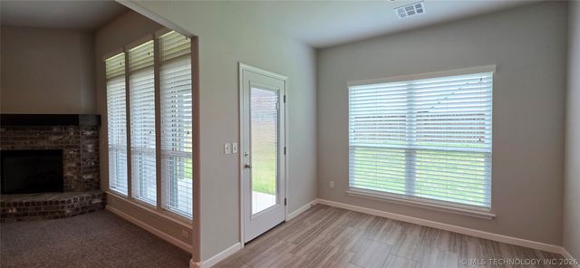 4010 S 14th Place, Broken Arrow, OK 74011