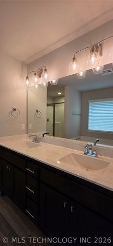 4010 S 14th Place, Broken Arrow, OK 74011