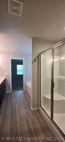 4010 S 14th Place, Broken Arrow, OK 74011