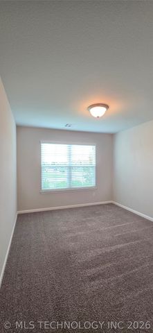 4010 S 14th Place, Broken Arrow, OK 74011