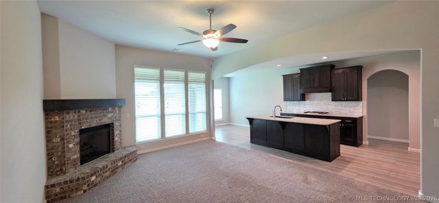 4010 S 14th Place, Broken Arrow, OK 74011