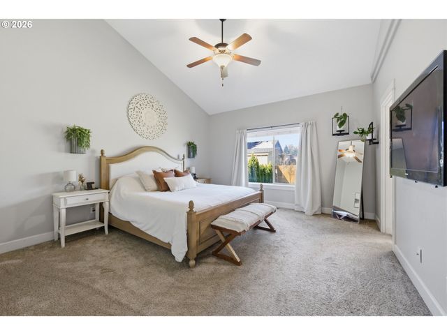 523 N 8TH Pl, Carlton, OR 97111