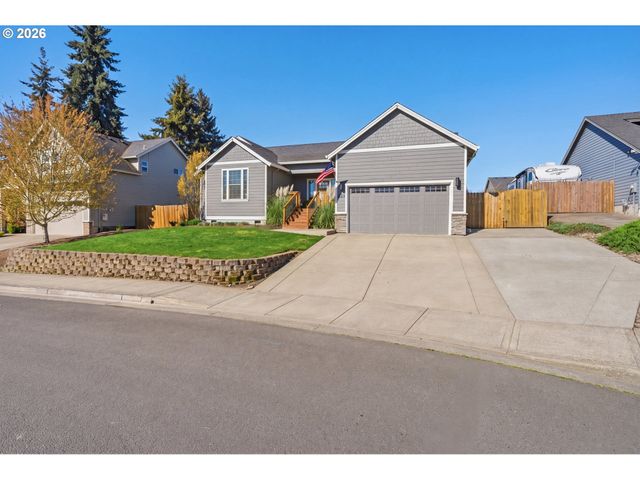 523 N 8TH Pl, Carlton, OR 97111