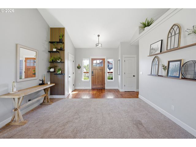 523 N 8TH Pl, Carlton, OR 97111