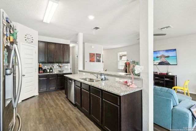 10514 GREEN LAKE DR, San Antonio, TX 78223