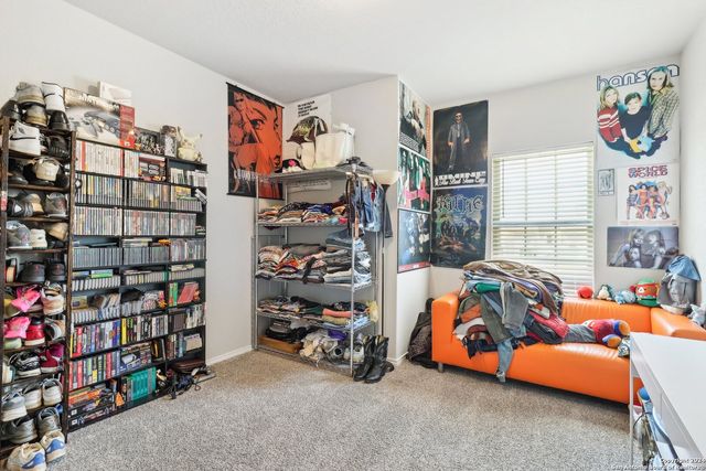 10514 GREEN LAKE DR, San Antonio, TX 78223