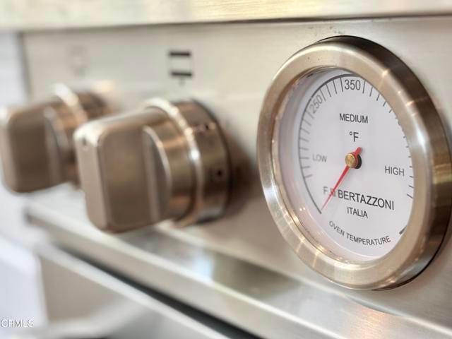 113 Los Robles, Oxnard, CA 93035