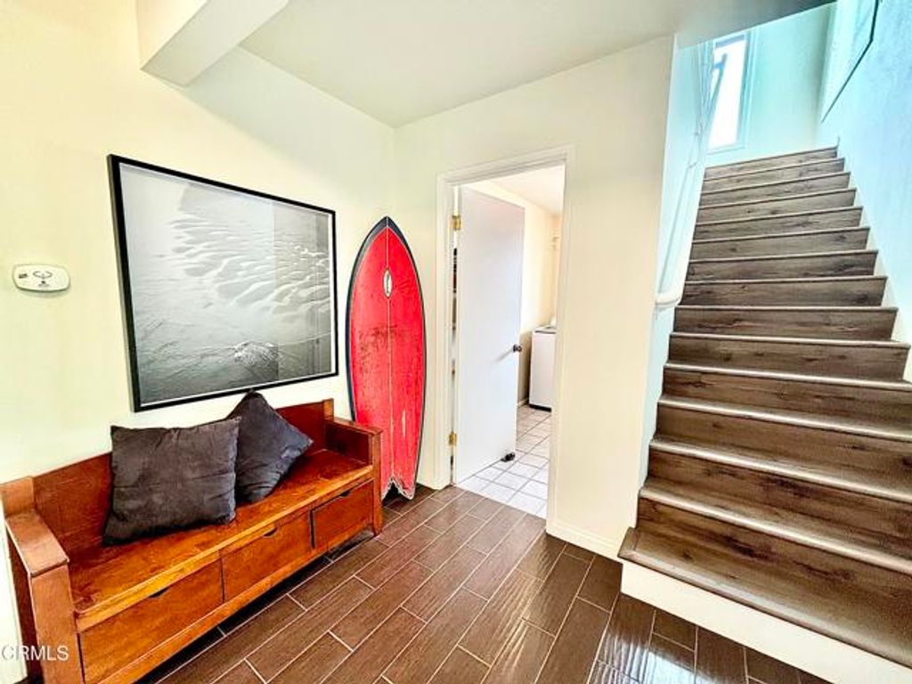 113 Los Robles, Oxnard, CA 93035