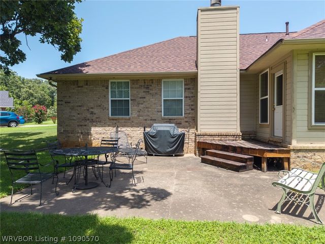 9504 Pointe Drive, Fort Smith, AR 72903