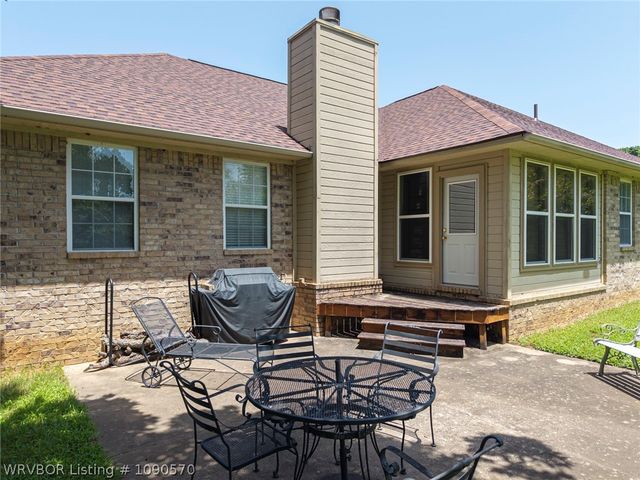 9504 Pointe Drive, Fort Smith, AR 72903