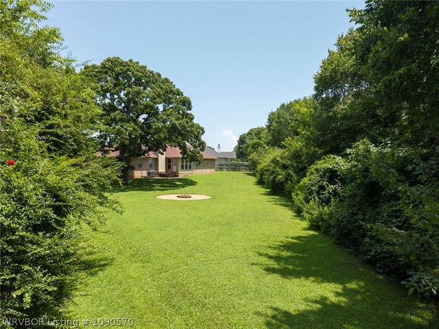 9504 Pointe Drive, Fort Smith, AR 72903