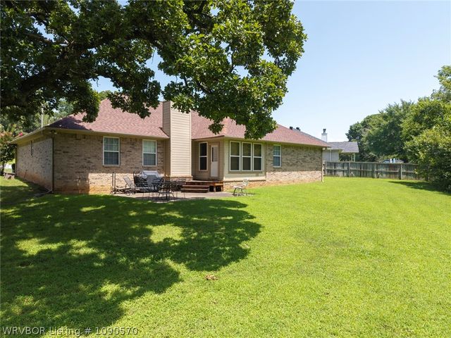 9504 Pointe Drive, Fort Smith, AR 72903