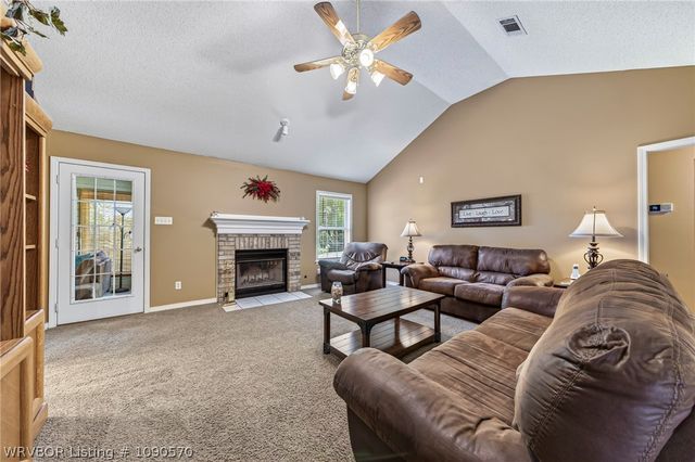 9504 Pointe Drive, Fort Smith, AR 72903