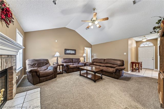 9504 Pointe Drive, Fort Smith, AR 72903
