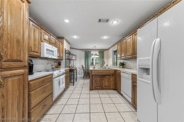 9504 Pointe Drive, Fort Smith, AR 72903