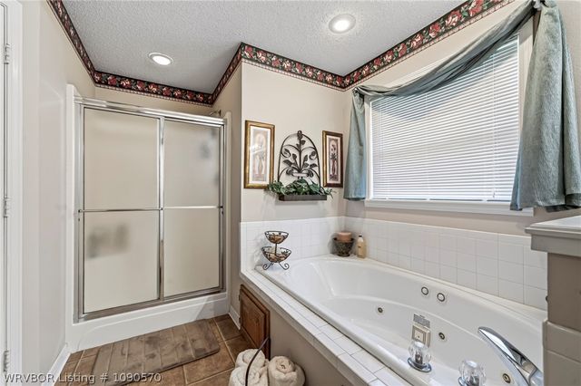 9504 Pointe Drive, Fort Smith, AR 72903