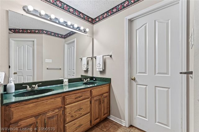 9504 Pointe Drive, Fort Smith, AR 72903
