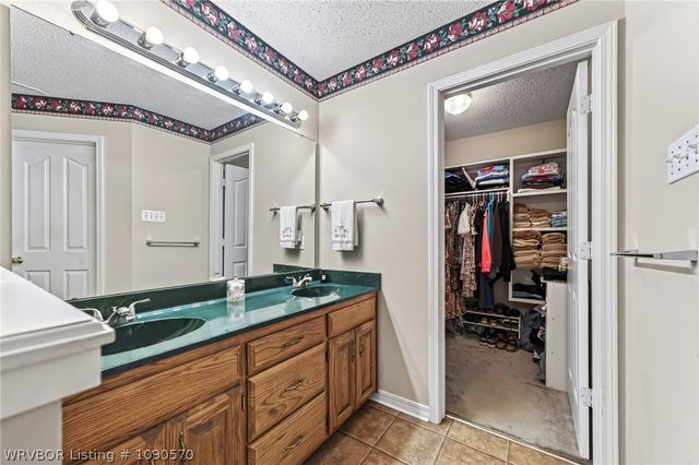 9504 Pointe Drive, Fort Smith, AR 72903