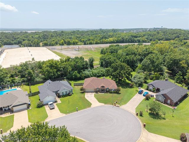 9504 Pointe Drive, Fort Smith, AR 72903