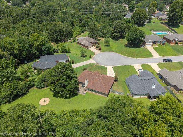 9504 Pointe Drive, Fort Smith, AR 72903
