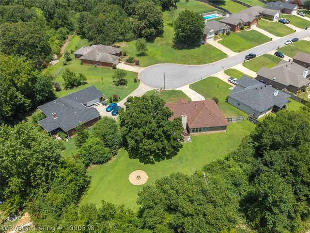 9504 Pointe Drive, Fort Smith, AR 72903