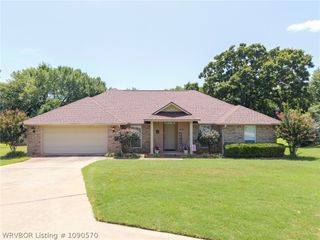 9504 Pointe Drive, Fort Smith, AR 72903