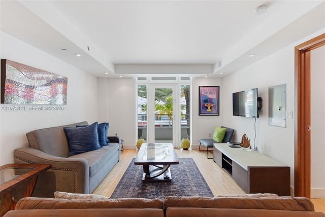448 Ocean Drive 303, Miami Beach, FL 33139