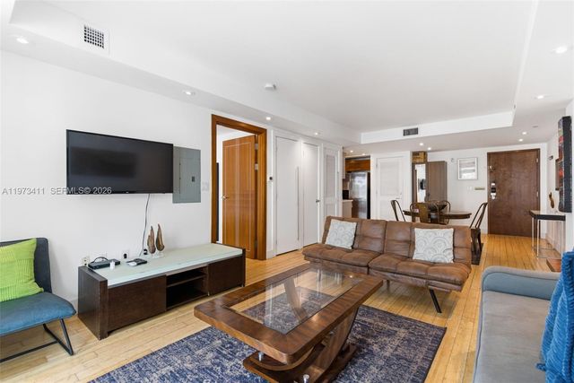 448 Ocean Drive 303, Miami Beach, FL 33139