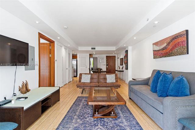 448 Ocean Drive 303, Miami Beach, FL 33139