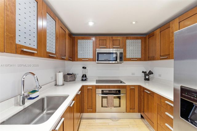 448 Ocean Drive 303, Miami Beach, FL 33139