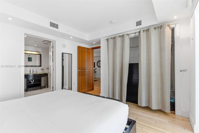 448 Ocean Drive 303, Miami Beach, FL 33139