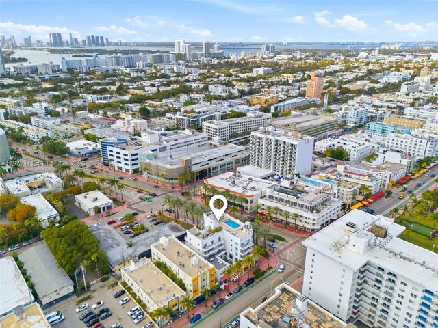 448 Ocean Drive 303, Miami Beach, FL 33139