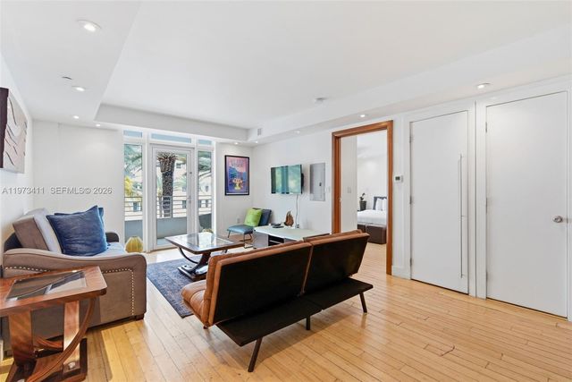 448 Ocean Drive 303, Miami Beach, FL 33139