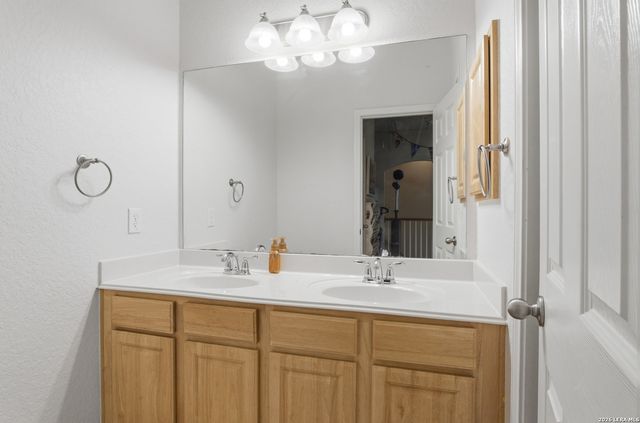 24118 Briarbrook, San Antonio, TX 78261