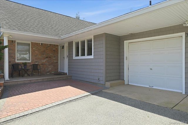 31 Chelsea Drive, Syosset, NY 11791