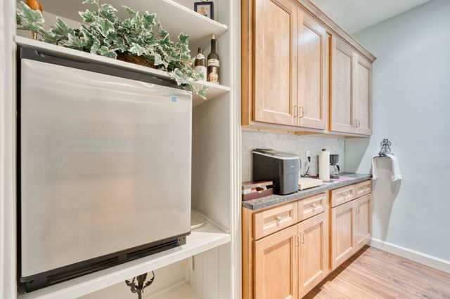 4257 E Misty Woods Street, Springfield, MO 65809