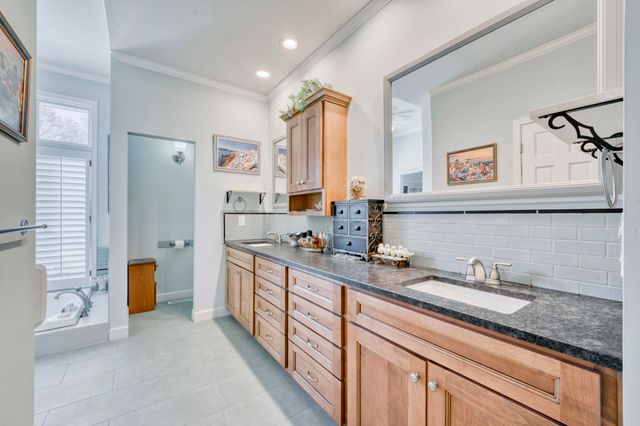 4257 E Misty Woods Street, Springfield, MO 65809