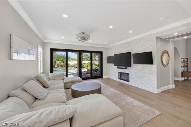 2490 Turtle Head Peak Drive, Las Vegas, NV 89135