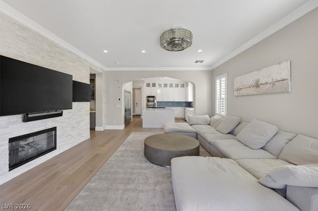 2490 Turtle Head Peak Drive, Las Vegas, NV 89135