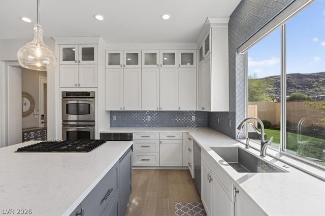 2490 Turtle Head Peak Drive, Las Vegas, NV 89135