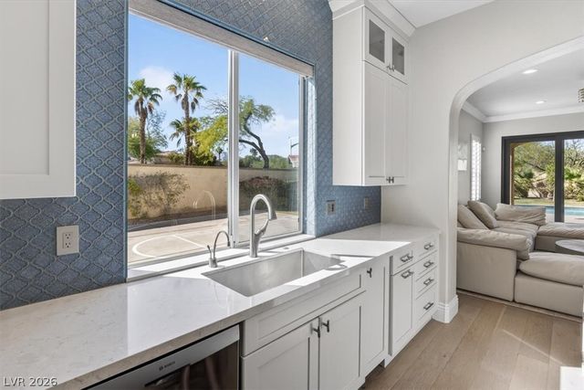 2490 Turtle Head Peak Drive, Las Vegas, NV 89135