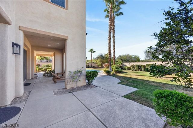 2490 Turtle Head Peak Drive, Las Vegas, NV 89135
