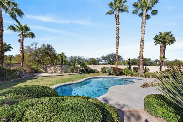 2490 Turtle Head Peak Drive, Las Vegas, NV 89135