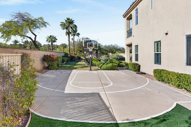 2490 Turtle Head Peak Drive, Las Vegas, NV 89135